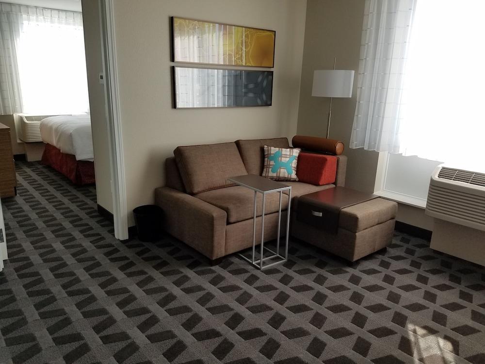 Towneplace Suites By Marriott Milwaukee Oak Creek Bagian luar foto