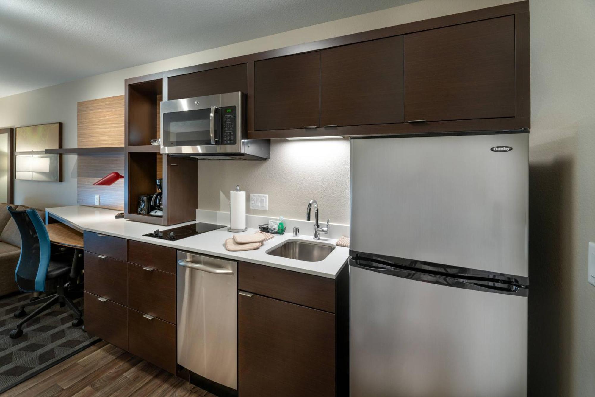 Towneplace Suites By Marriott Milwaukee Oak Creek Bagian luar foto