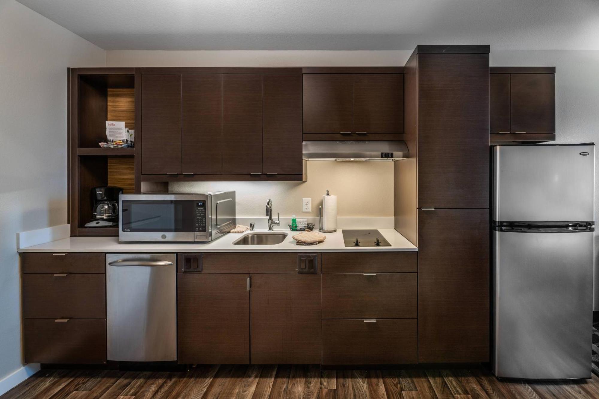 Towneplace Suites By Marriott Milwaukee Oak Creek Bagian luar foto